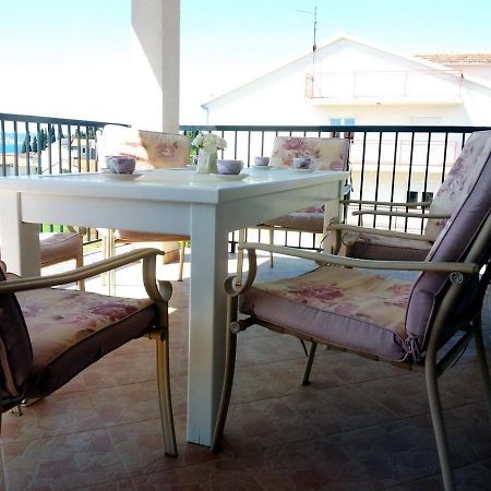 Apartment Maria - Comfortable Каштела Экстерьер фото